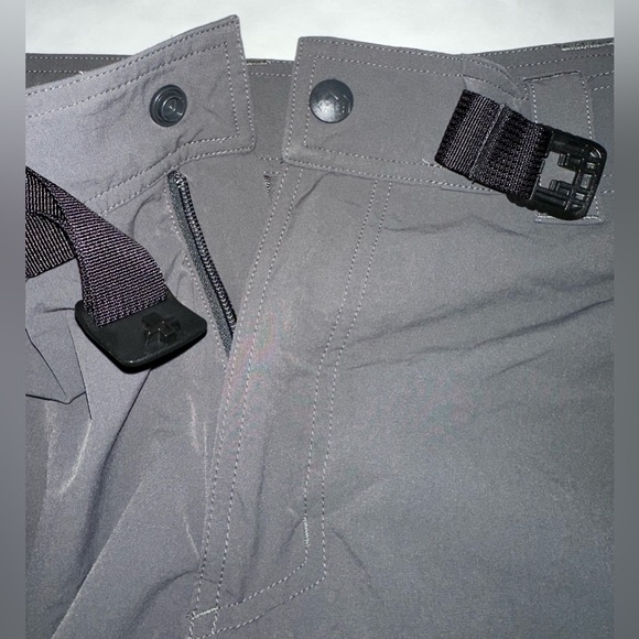 REI Co-op Belted Shorts Men’s size 40 Gray Stretch Performance Outdoor Hiking - Picture 11 of 12